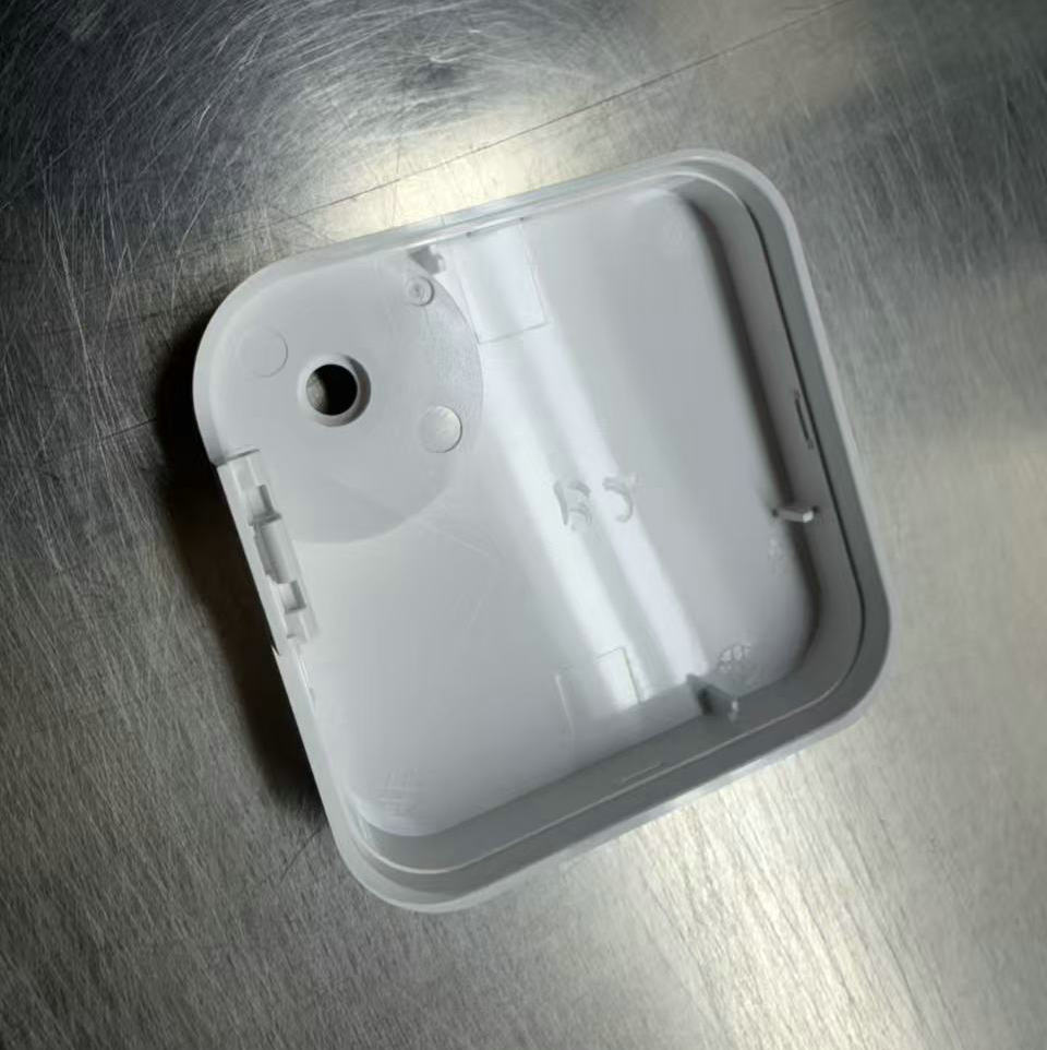 白色塑胶注塑上壳