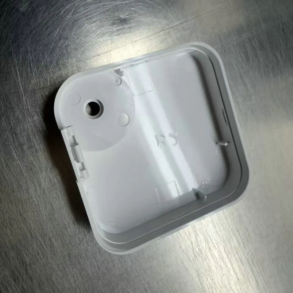 白色塑胶注塑上壳