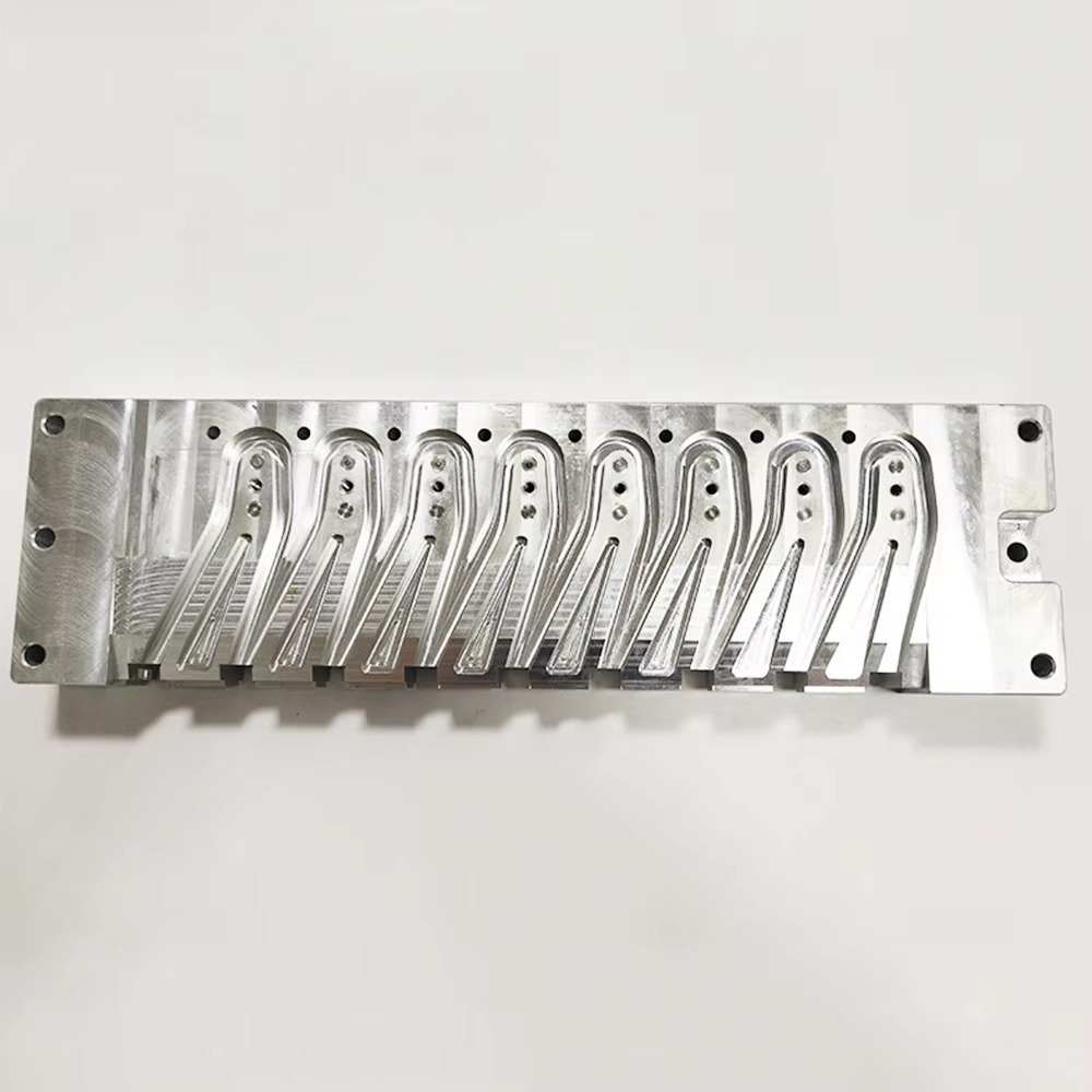 8腔高精密注塑模具型腔镶件